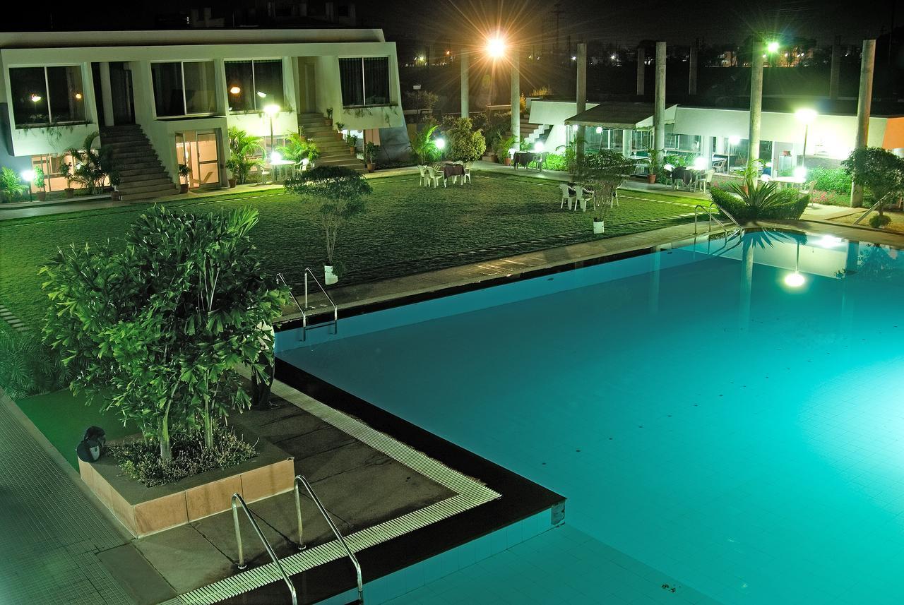 Hotel Lch Fitness Indaur Exteriér fotografie